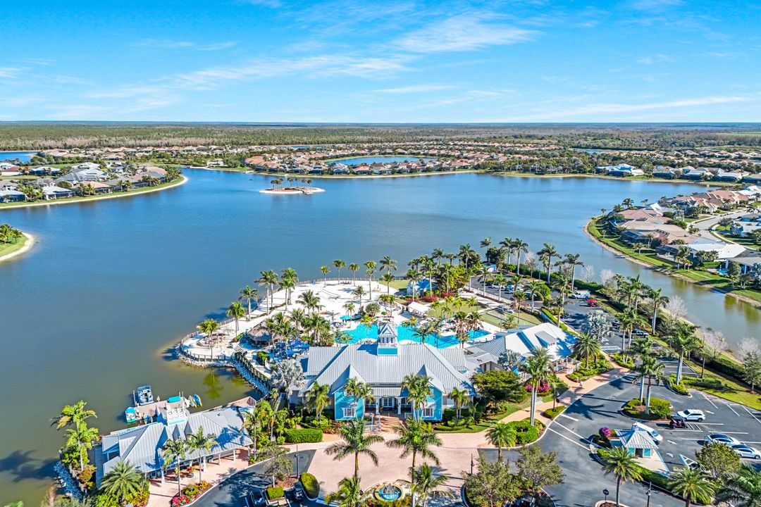 14386 Laguna Spgs Ln, Naples, FL 34114