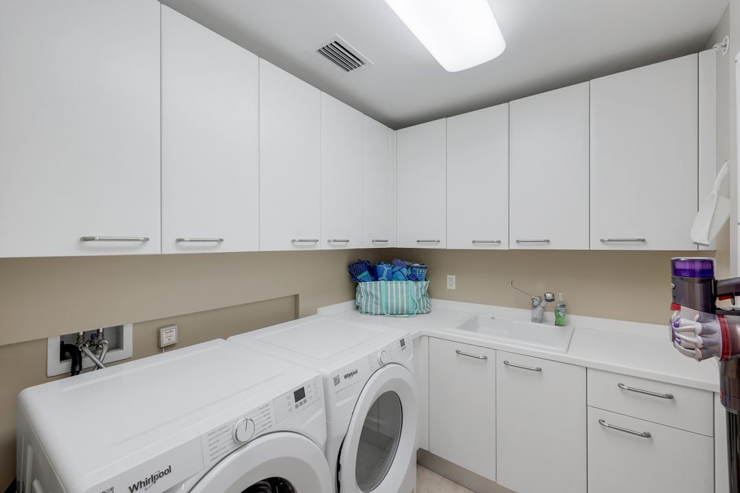 13675 Vanderbilt Dr #406, Naples, FL 34110