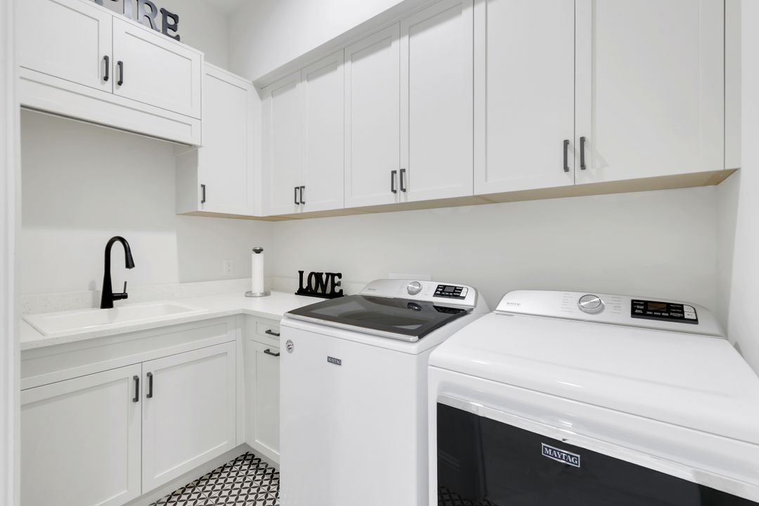 20266 Tiger Ct, Estero, FL 33928