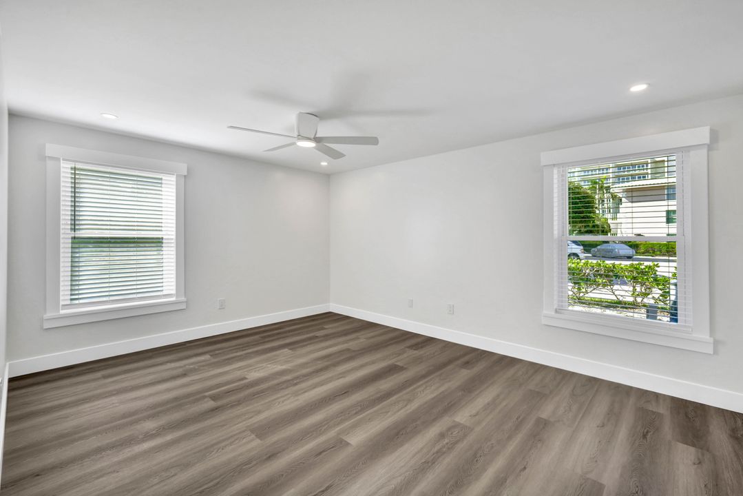 1910 Gulf Shore Blvd N, Naples, FL 34102