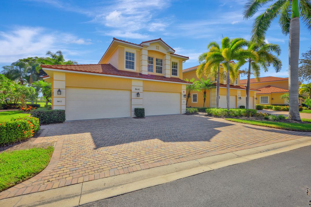 8641 Champions Point #1003, Naples, FL 34113