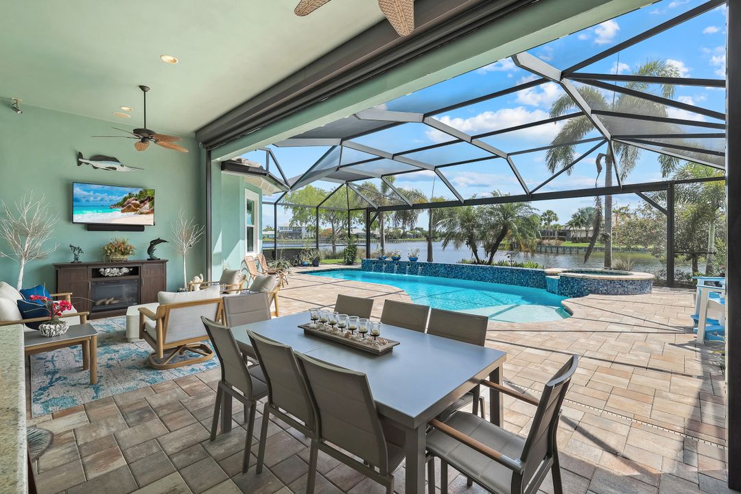 6460 Pembroke Wy, Naples, FL 34113