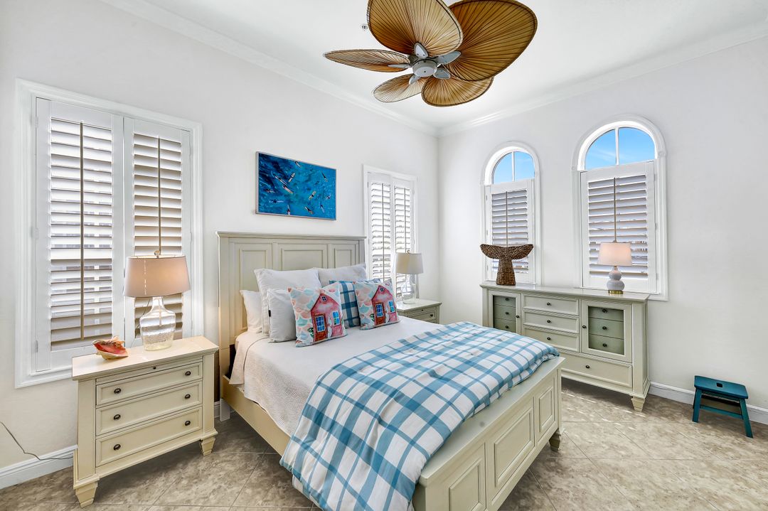 9235 Tesoro Ln #4-202, Naples, FL 34114