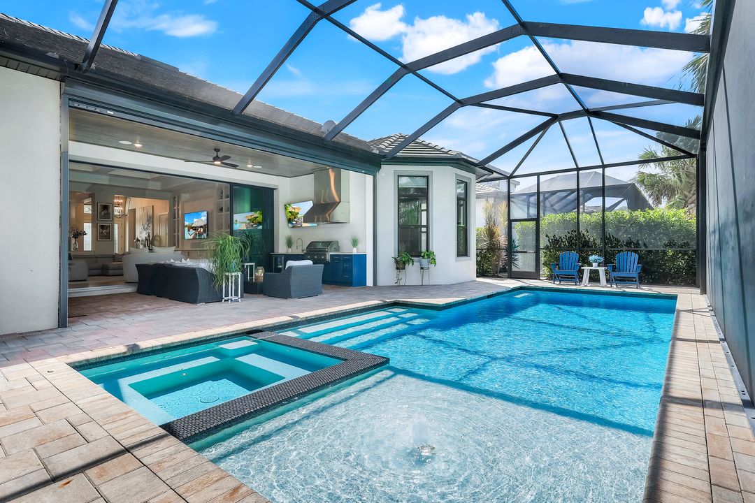 16221 Verilyn Cir, Naples, FL 34110