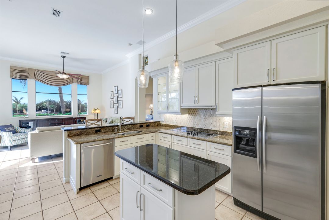 2022 El Dorado Pkwy W, Cape Coral, FL 33914