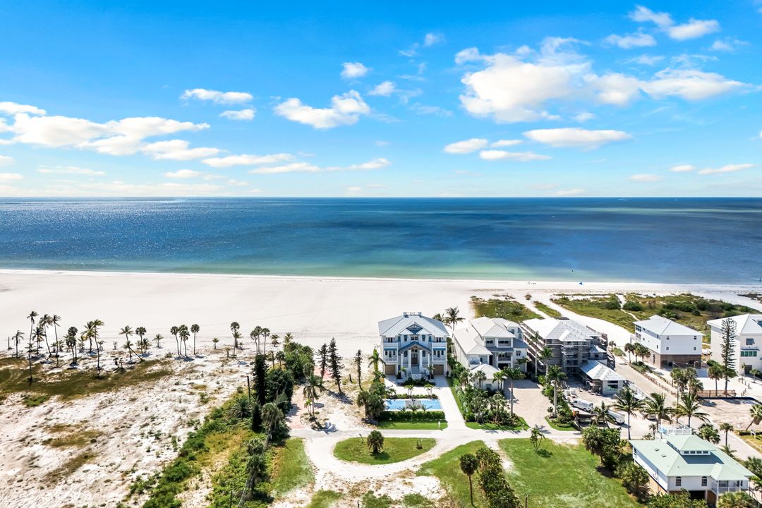 6145 Court St, Fort Myers Beach, FL 33931