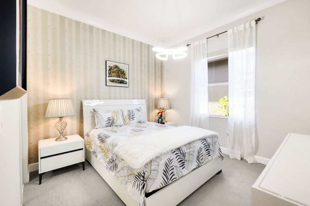 28560 Twain Dr, Bonita Springs, FL 34135