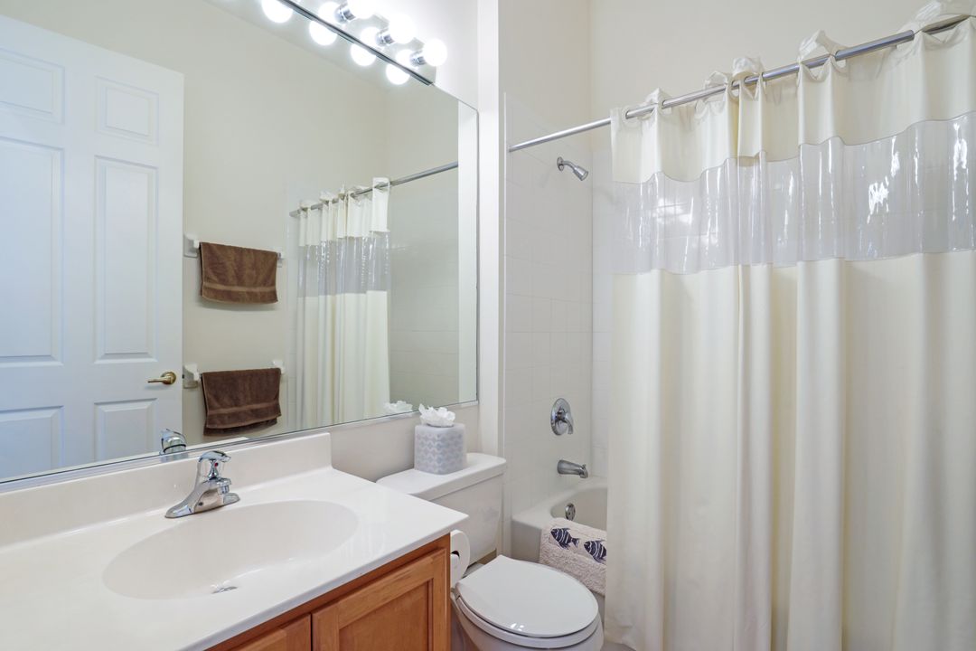 9956 St Moritz Dr, Miromar Lakes, FL 33913