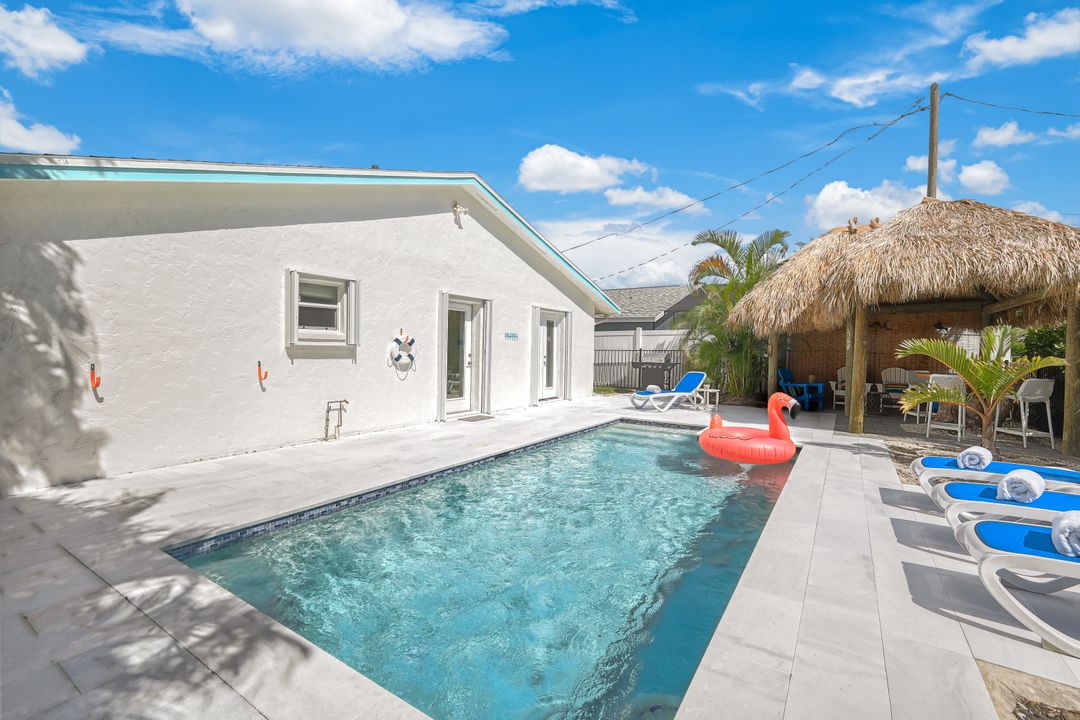 590 92nd Ave N, Naples, FL 34108