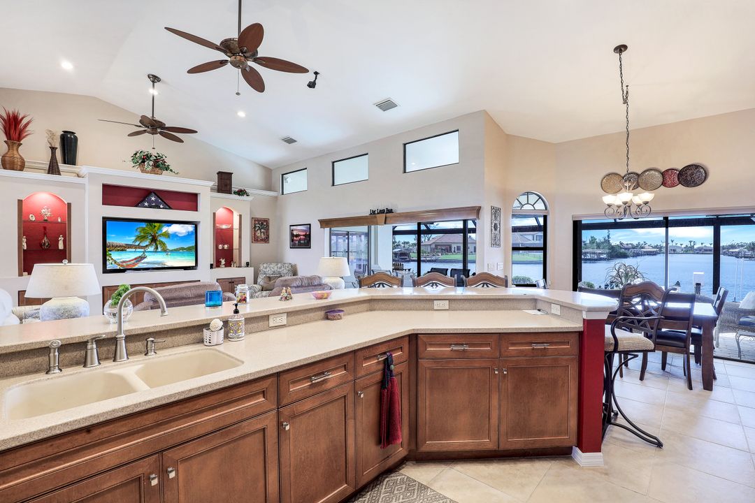 4702 SW 25th Ct, Cape Coral, FL 33914