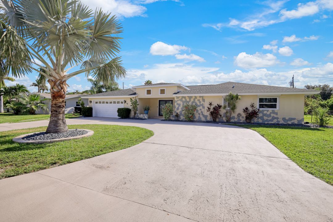 5211 Pocatella Ct, Cape Coral, FL 33904
