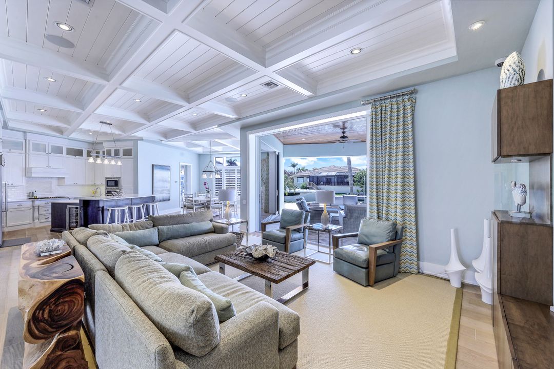 813 Magnolia Ct, Marco Island, FL 34145