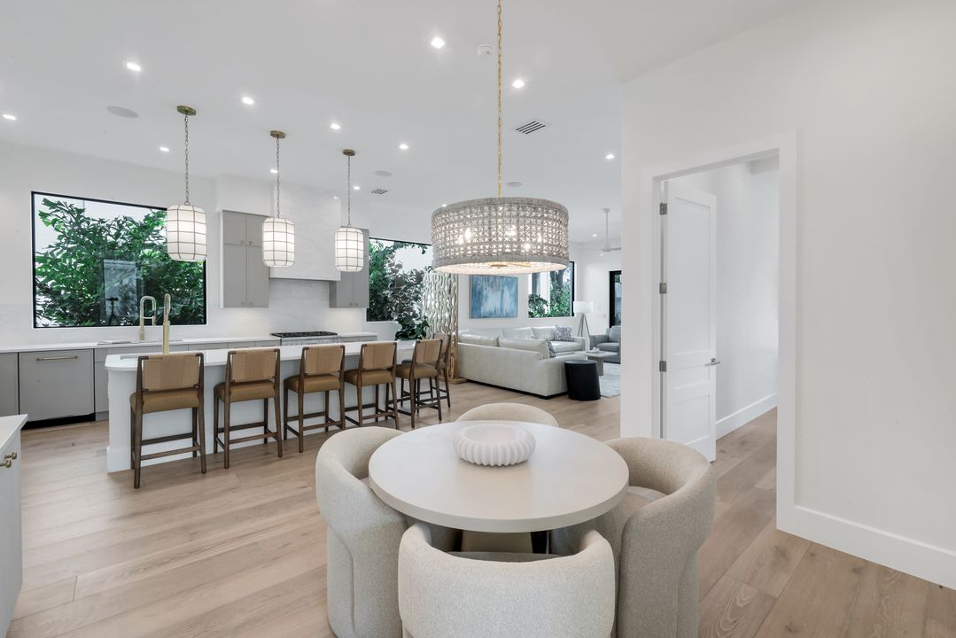 513 92nd Ave N, Naples, FL 34108