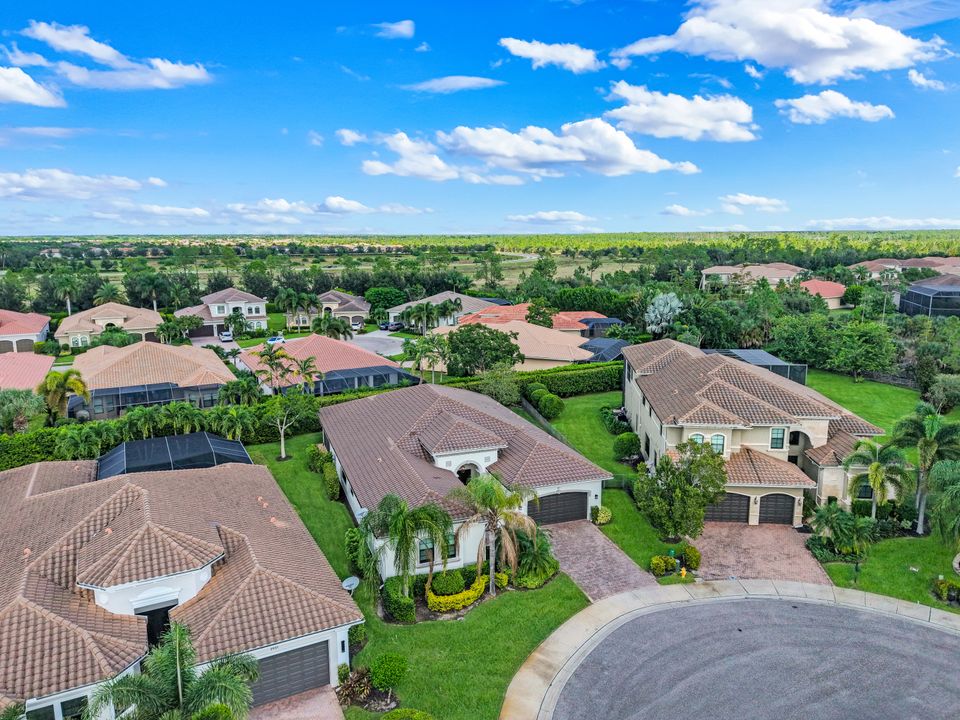 3927 Torrens Ct, Naples, FL 34119