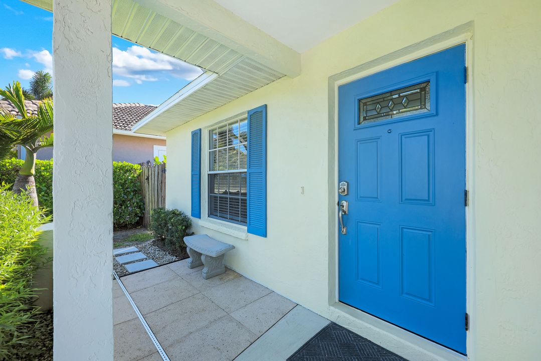 768 96th Ave N, Naples, FL 34108