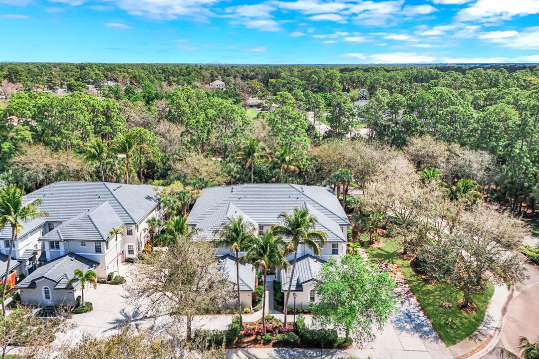 2040 Tarpon Bay Dr N #201, Naples, FL 34119