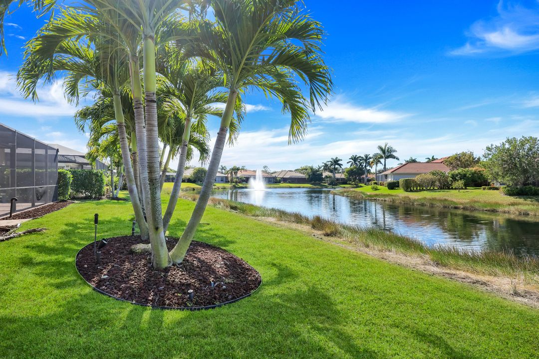 4963 Rustic Oaks Cir, Naples, FL 34105