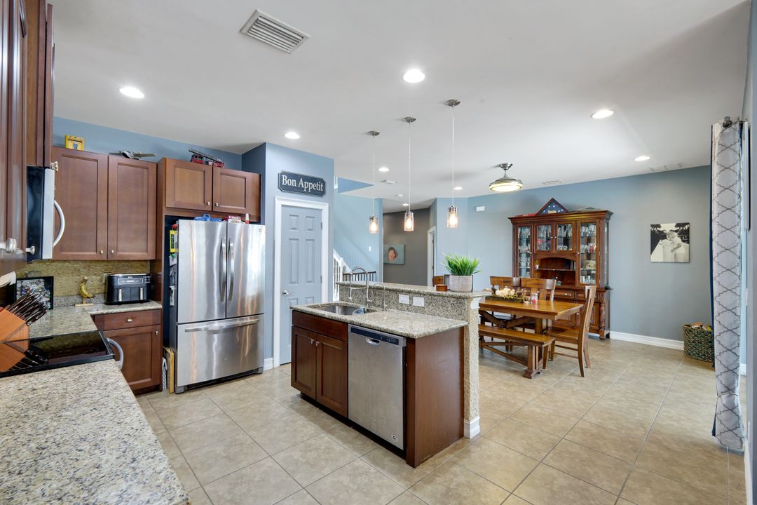2545 Ashbury Cir, Cape Coral, FL 33991