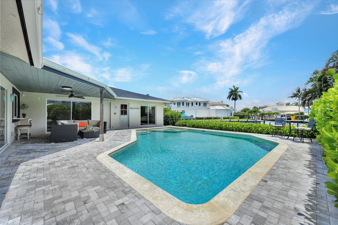 2140 Shad Ct, Naples, FL 34102