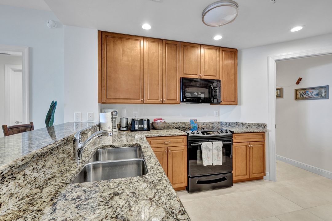 5781 Cape Harbour Dr #505, Cape Coral, FL 33914