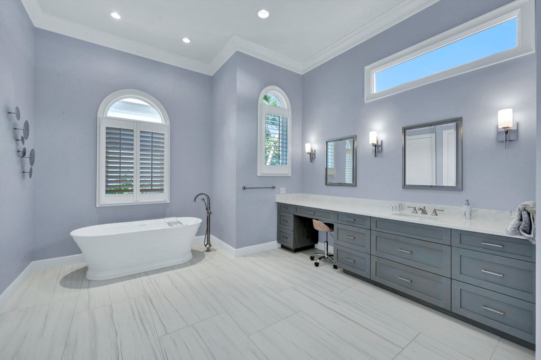 253 Cheshire Way, Naples, FL 34110