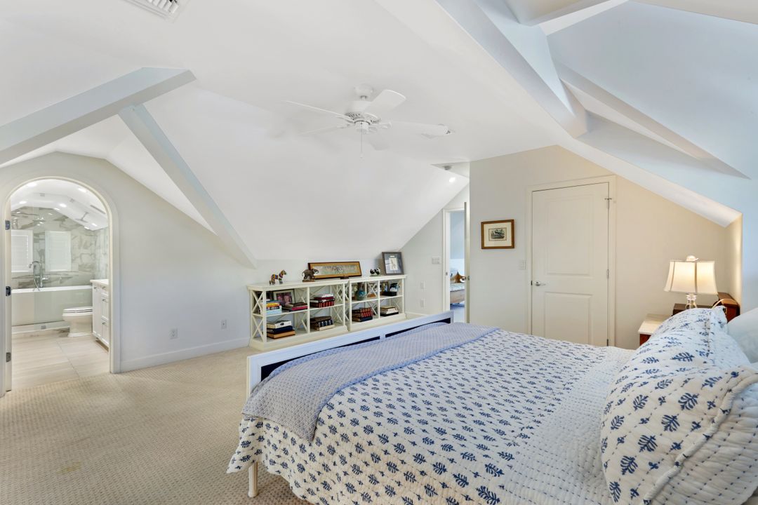 1063 Frank Whiteman Blvd, Naples, FL 34103