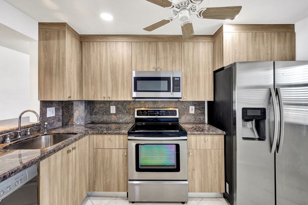 320 Seaview Ct #804, Marco Island, FL 34145