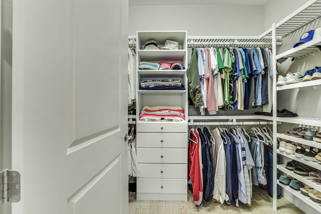 7631 Winding Cypress Dr, Naples, FL 34114