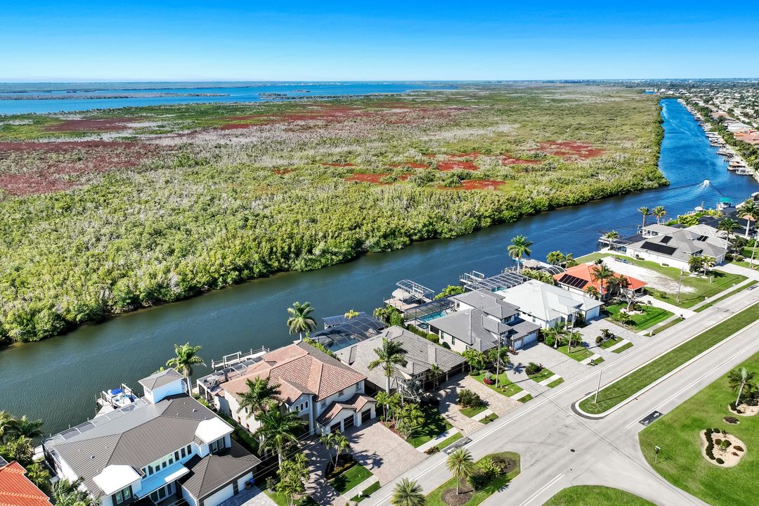 3820 Surfside Blvd, Cape Coral, FL 33914