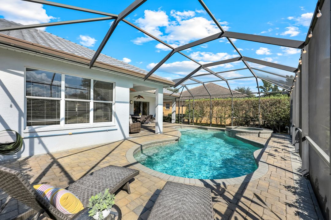 6374 Old Mahogany Ct, Naples, FL 34109