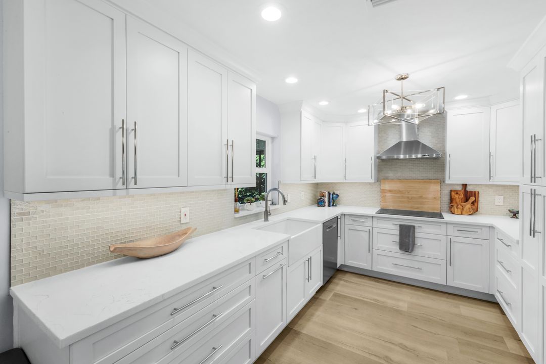 27984 Carl Cir, Bonita Springs, FL 34135