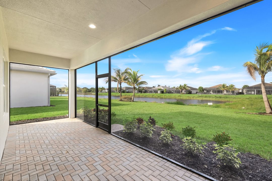 11805 Drake Ln, Naples, FL 34120