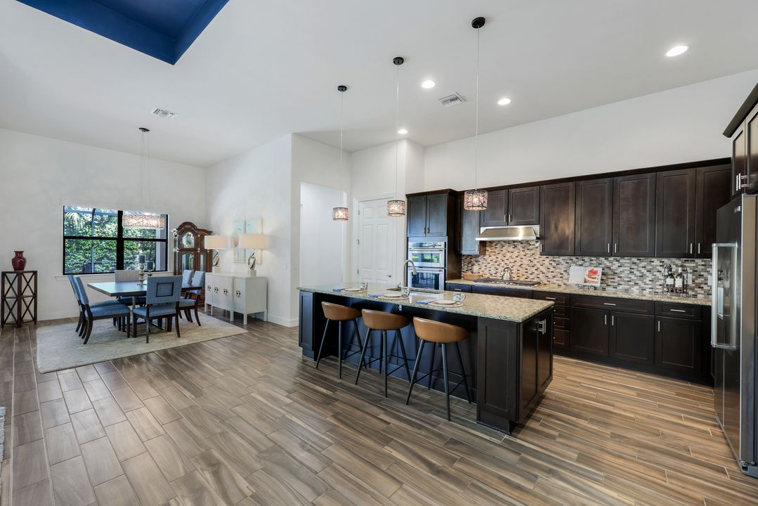 16273 Camden Lakes Cir, Naples, FL 34110