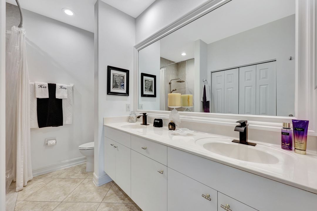1045 Tarpon Cove Dr #102, Naples, FL 34110
