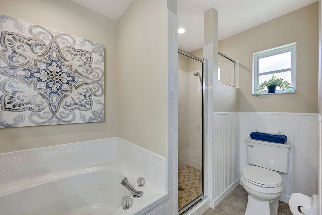 11043 Longshore Way W, Naples, FL 34119
