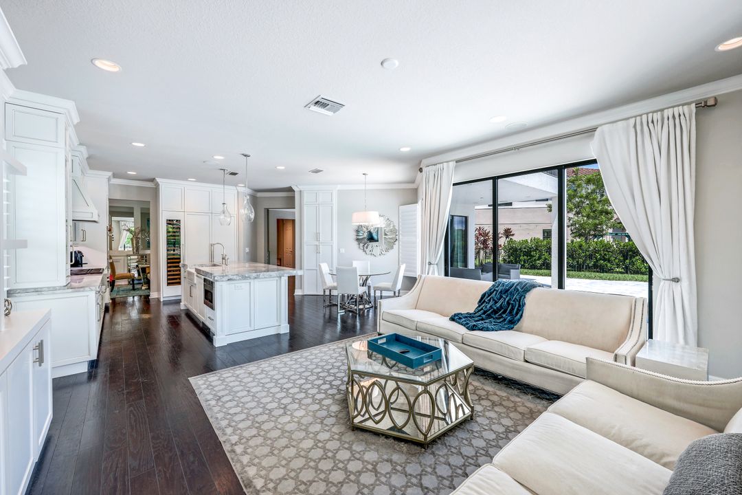 4138 Aspen Chase Dr, Naples, FL 34119