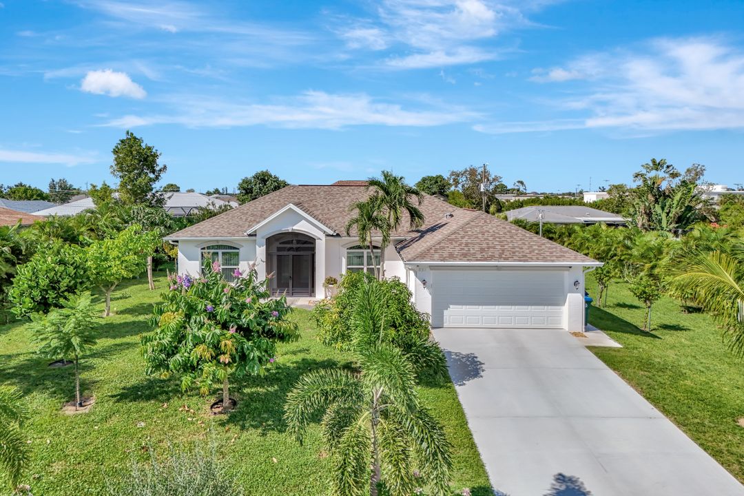 831 SW 17th Terrace, Cape Coral, FL 33991
