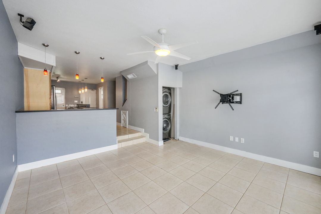 10900 SW 104th St #122, Miami, FL 33176