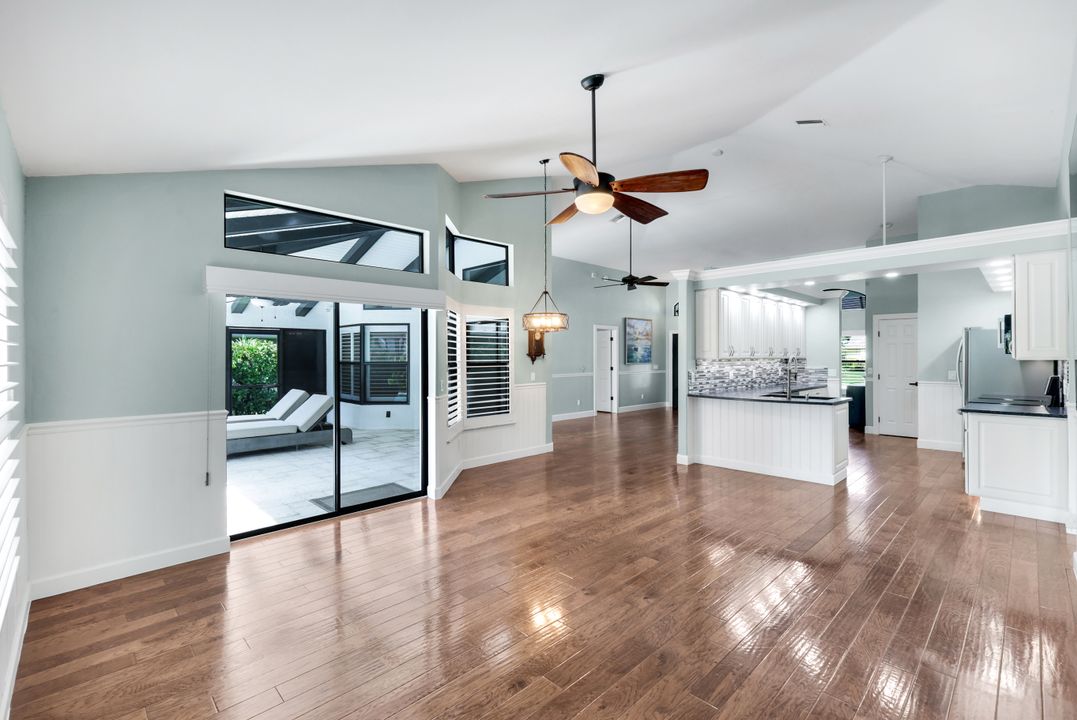 520 Raven Way, Naples, FL 34110