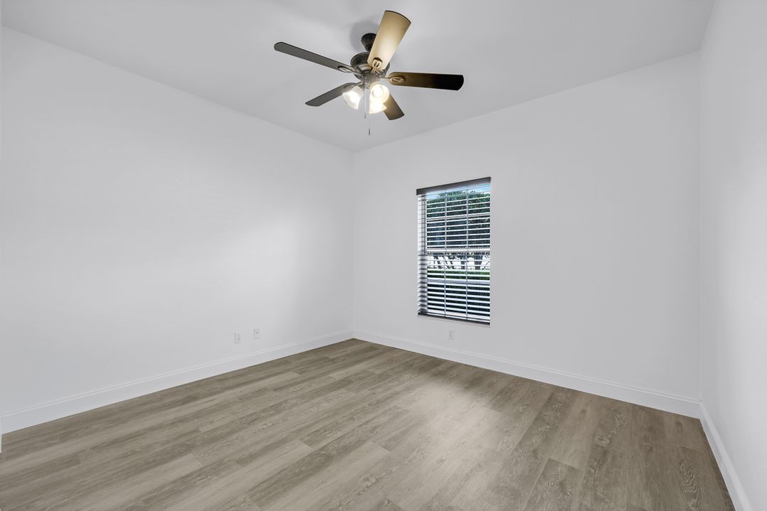 3250 Cypress Glen Way, Naples, FL 34109