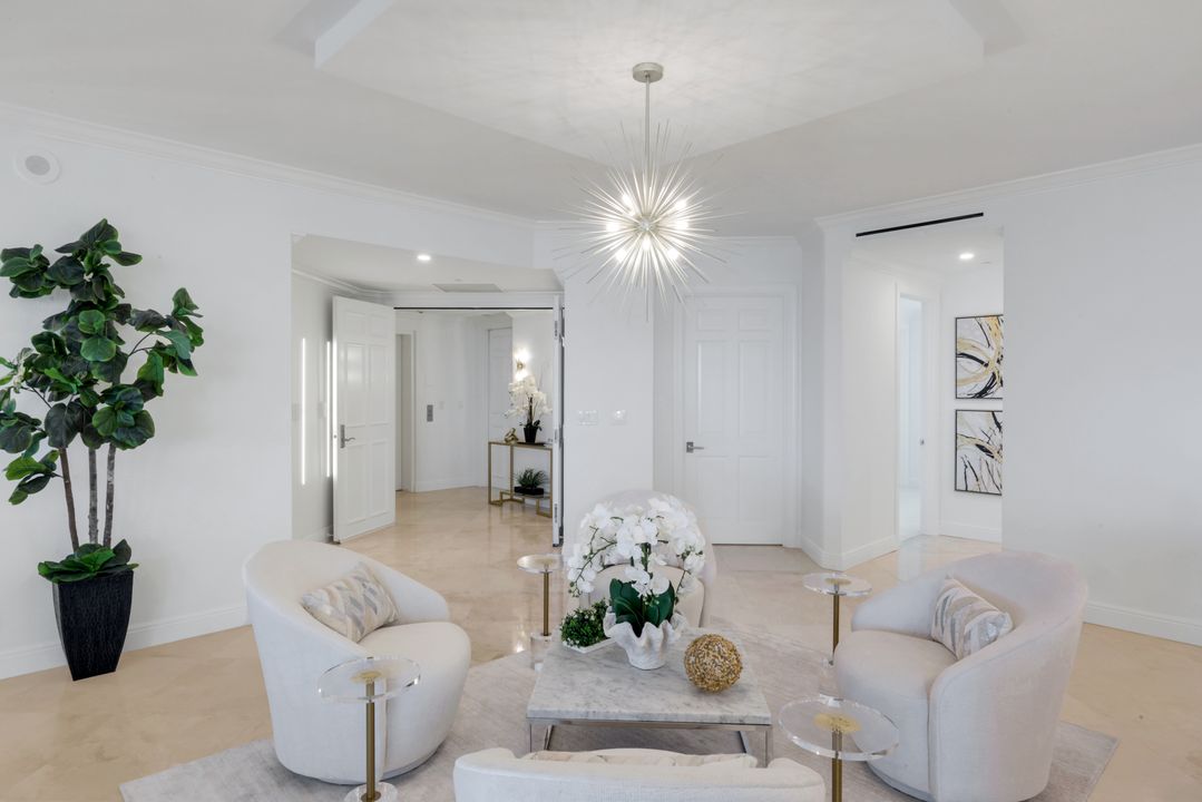 275 Indies Way #1503, Naples, FL 34110