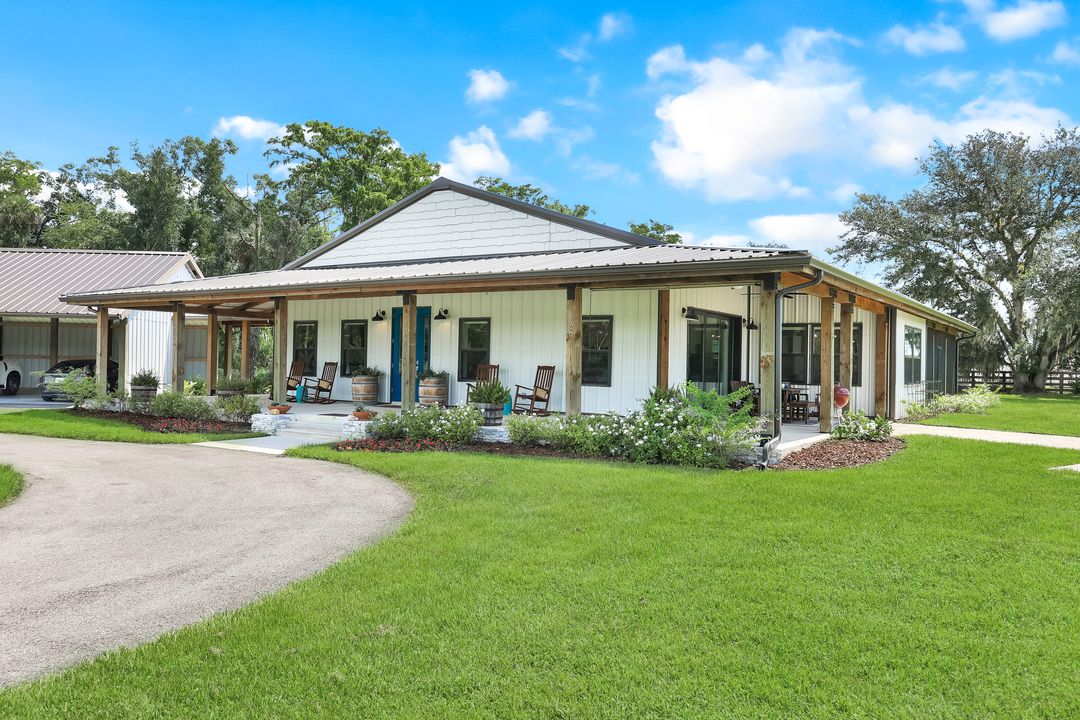 19080 Parkinson Rd, Alva, FL 33920