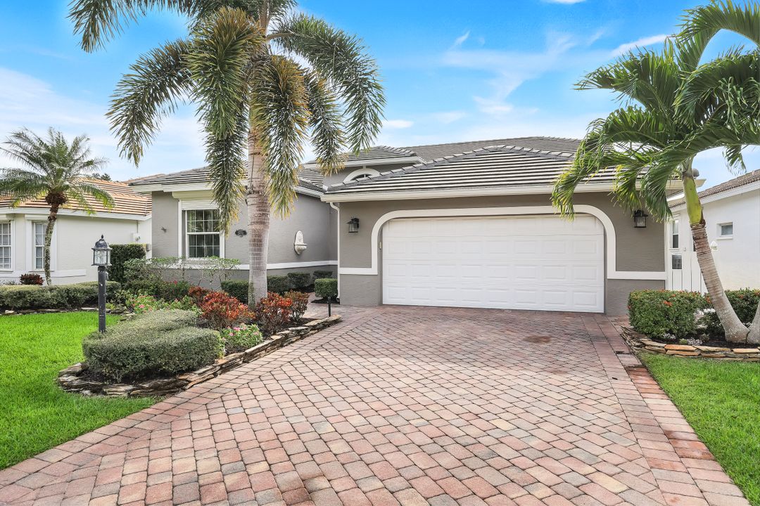 25551 Springtide Ct, Bonita Springs, FL 34135