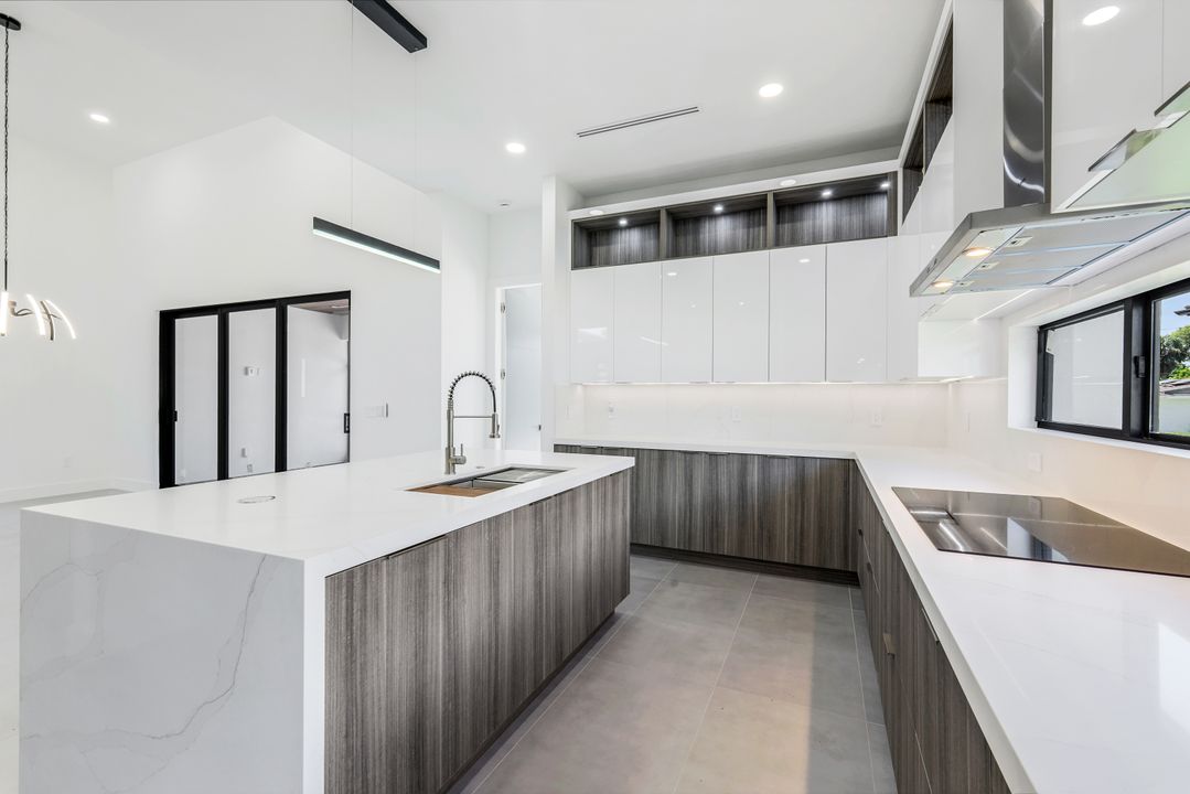 1332 Longwood Dr, Fort Myers, FL 33919