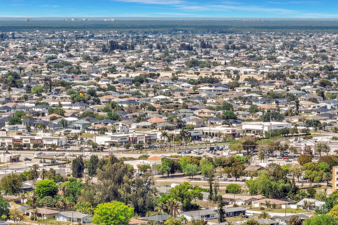 1913 NE 4th Ter, Cape Coral, FL 33909