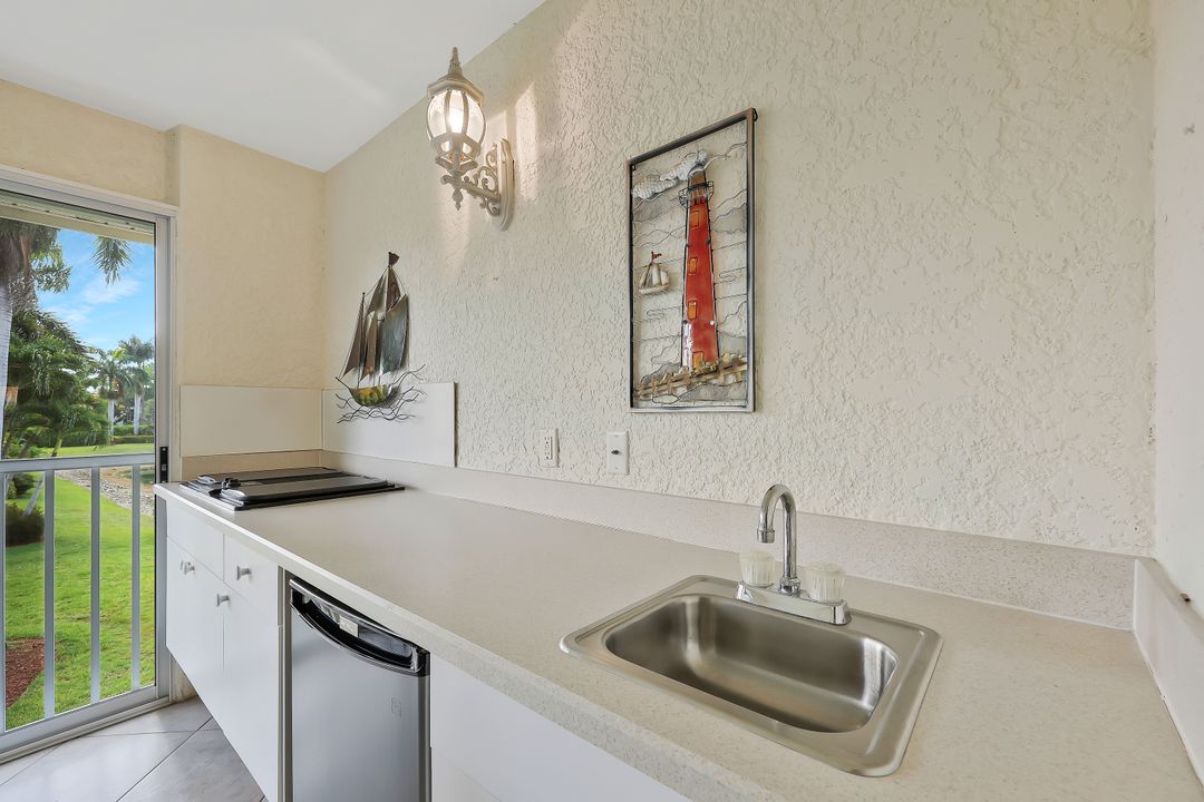 2395 Bayou Ln #4, Naples, FL 34112