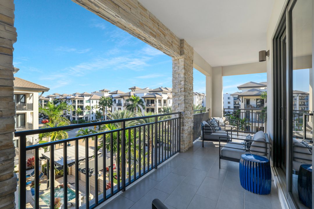 1035 3rd Ave S #402, Naples, FL 34102