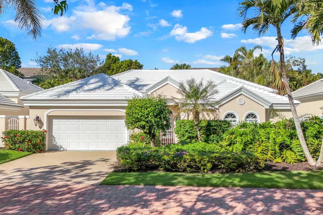 353 Carlton Pl, Naples, FL 34108