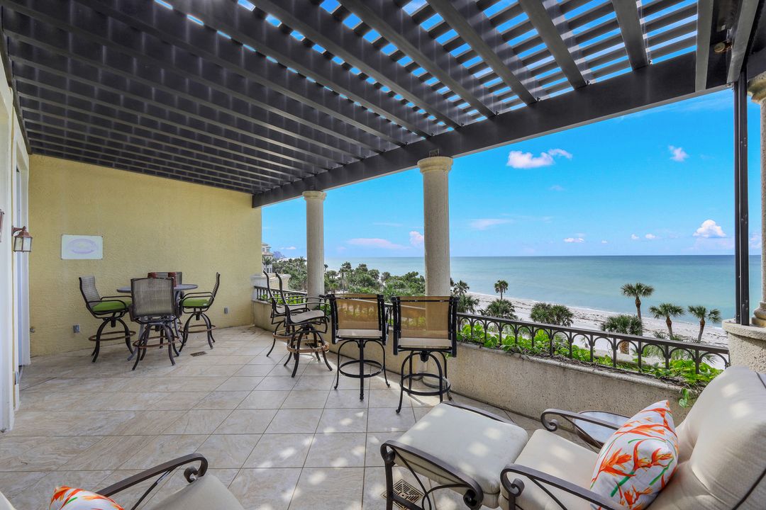 7425 Bay Colony Dr, Naples, FL 34108