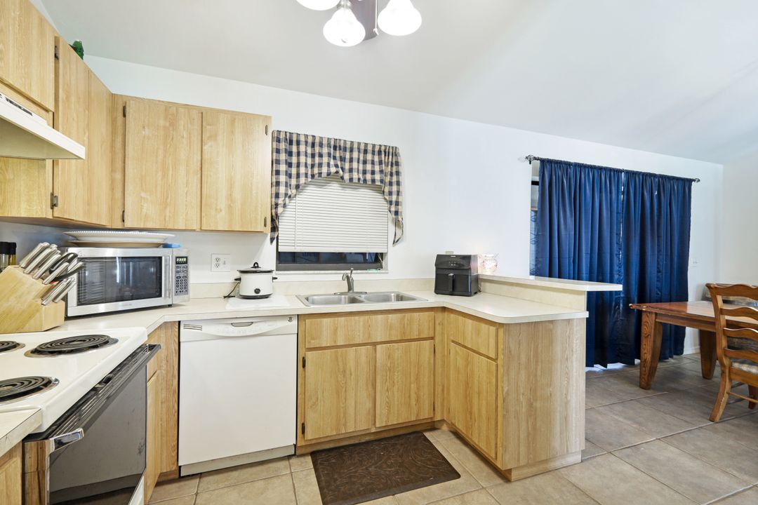 17409 Delaware Rd, Fort Myers, FL 33967